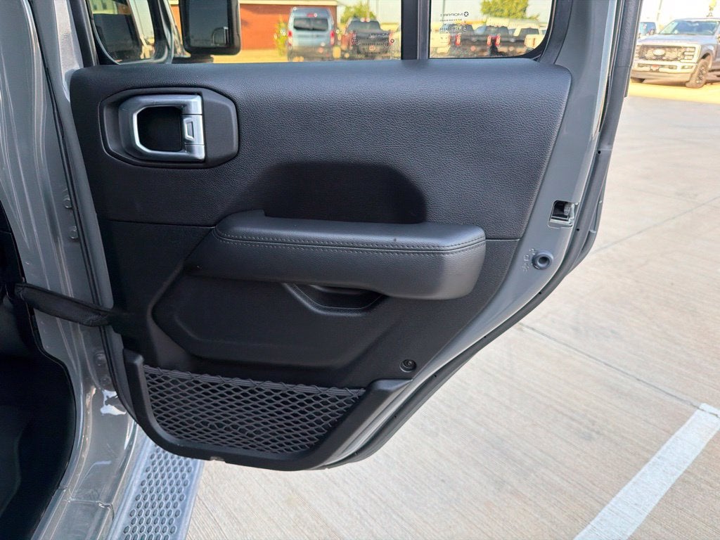 2021 Jeep Wrangler Unlimited Sahara Altitude