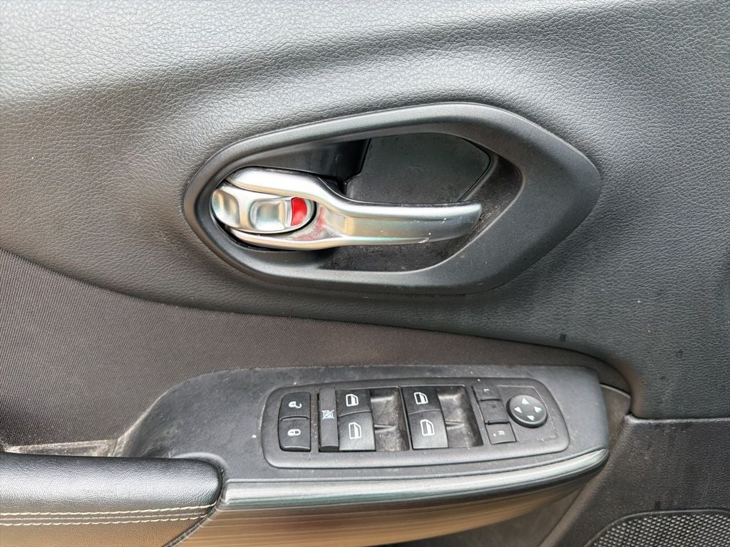 2016 Jeep Cherokee Sport