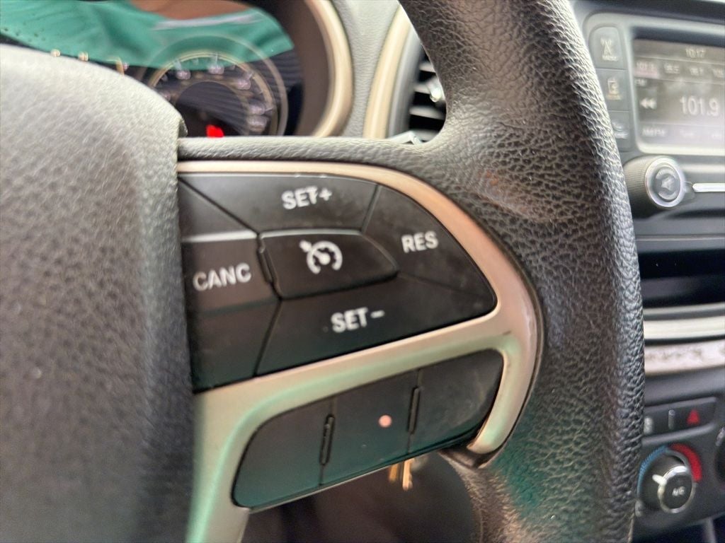 2016 Jeep Cherokee Sport