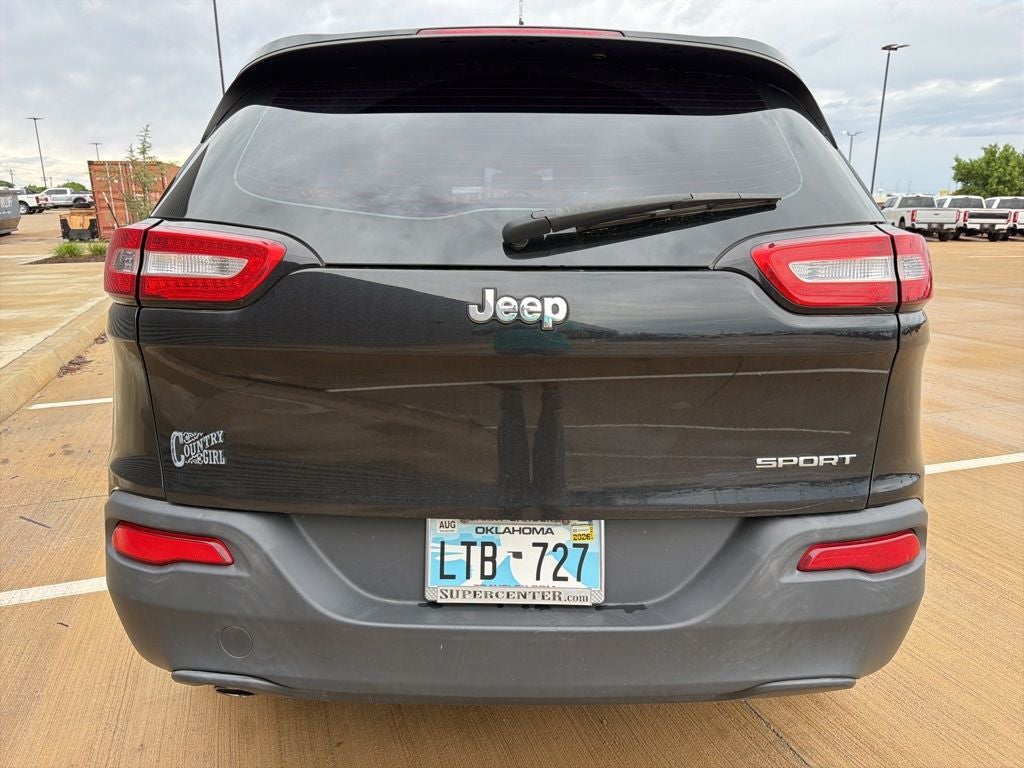 2016 Jeep Cherokee Sport