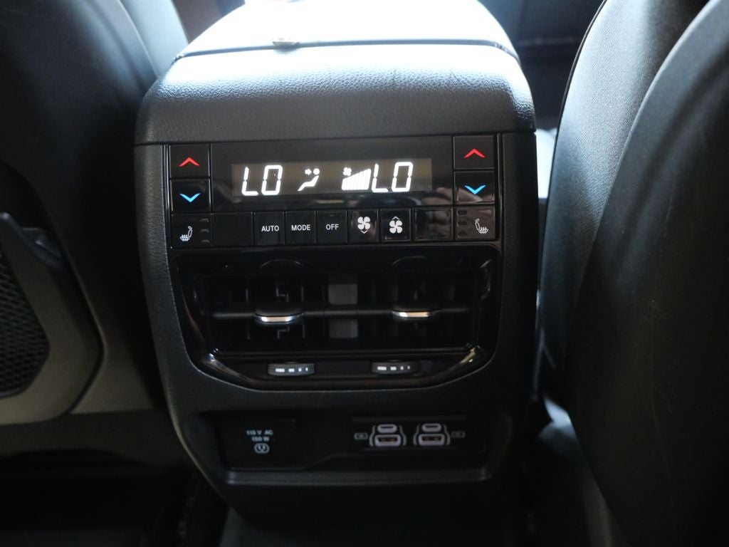 2023 Jeep Grand Cherokee Overland Luxury Tech Group