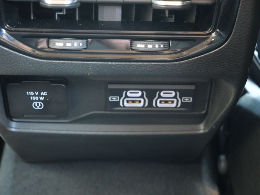 2023 Jeep Grand Cherokee Overland Luxury Tech Group