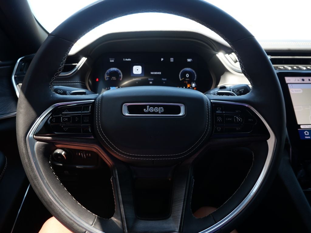 2023 Jeep Grand Cherokee Overland Luxury Tech Group