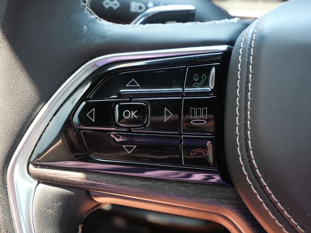 2023 Jeep Grand Cherokee Overland Luxury Tech Group
