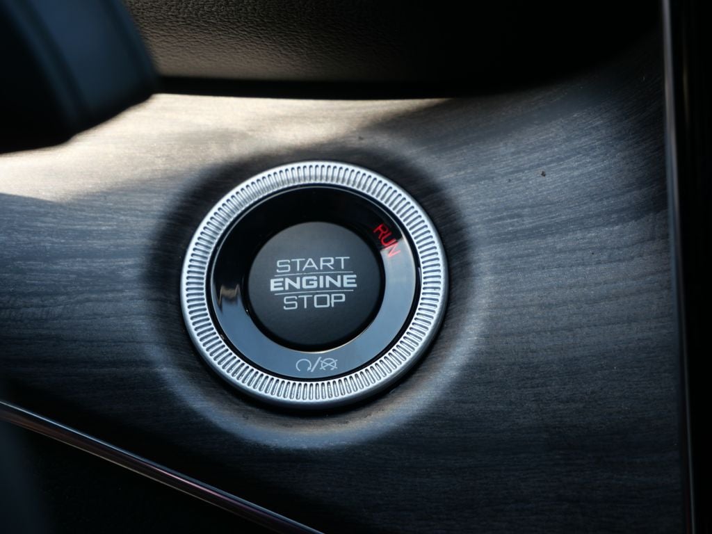 2023 Jeep Grand Cherokee Overland Luxury Tech Group