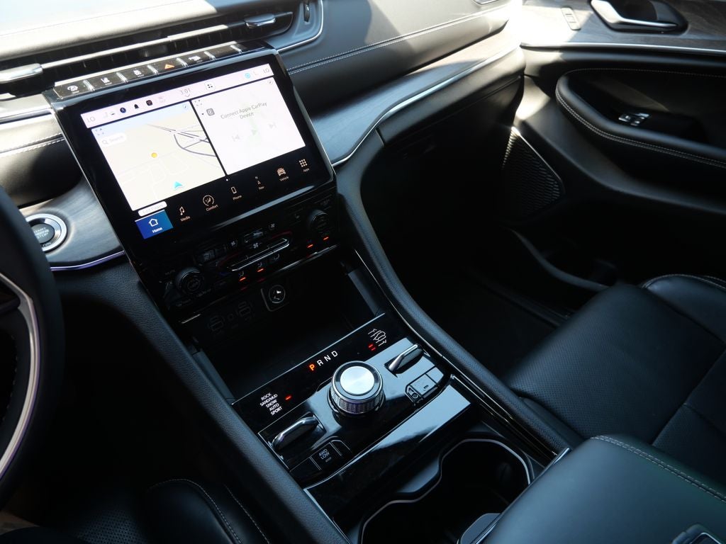 2023 Jeep Grand Cherokee Overland Luxury Tech Group