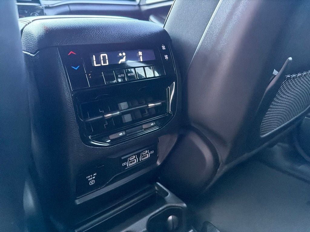 2021 Jeep Grand Cherokee L Altitude 4WD | 7 Passenger