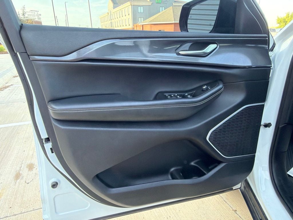 2021 Jeep Grand Cherokee L Altitude 4WD | 7 Passenger