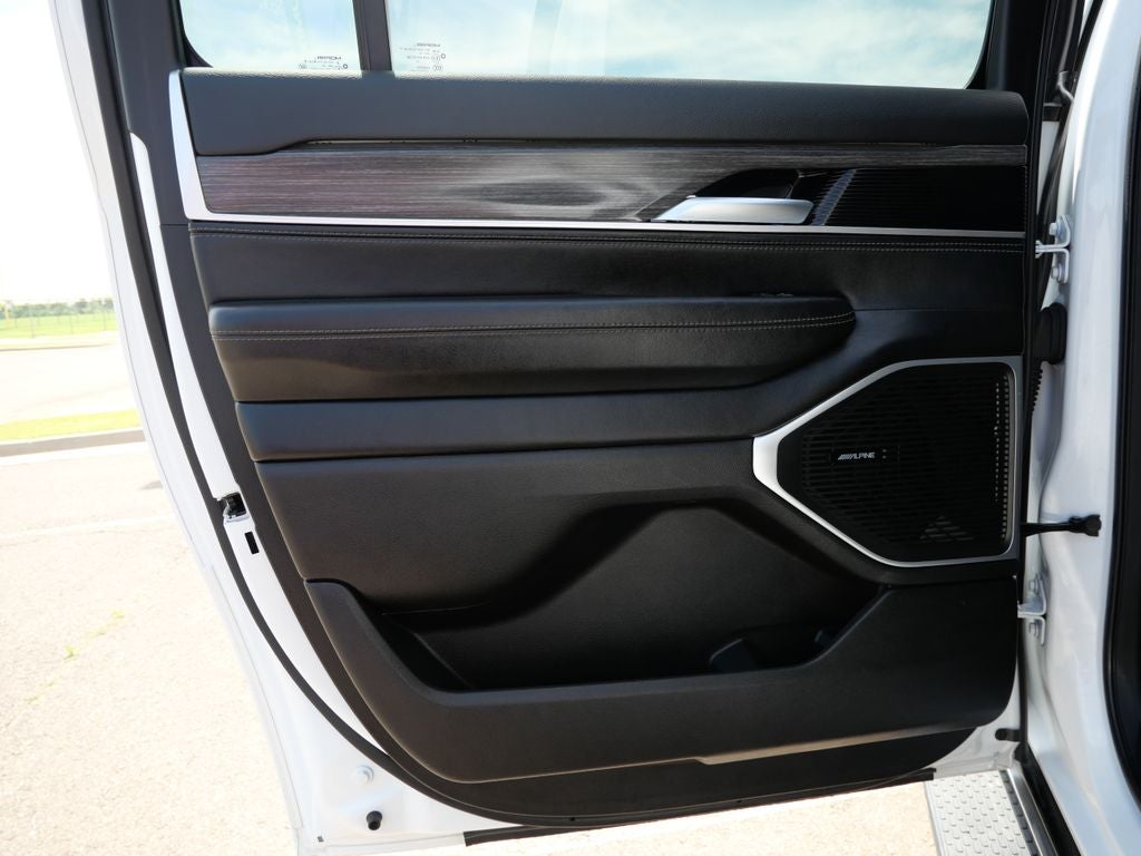 2024 Jeep Wagoneer L Series II 4WD | 8 Passenger