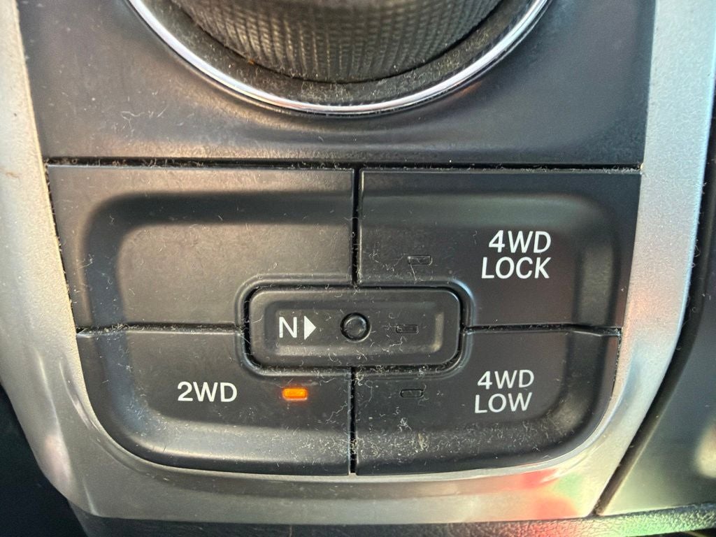 2017 RAM 1500 SLT 4WD | LOW Miles