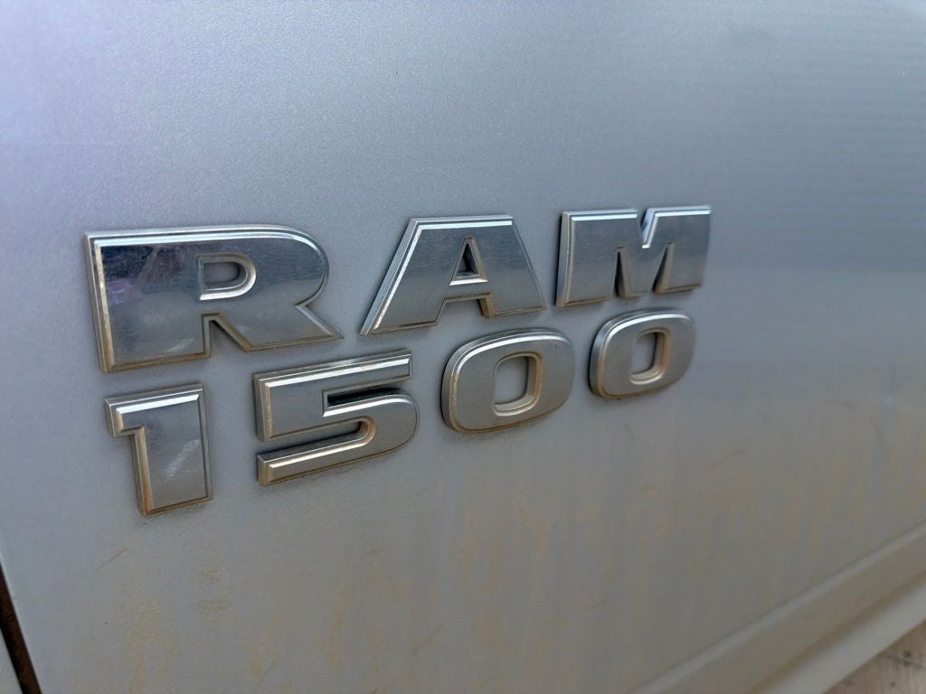 2017 RAM 1500 SLT 4WD | LOW Miles