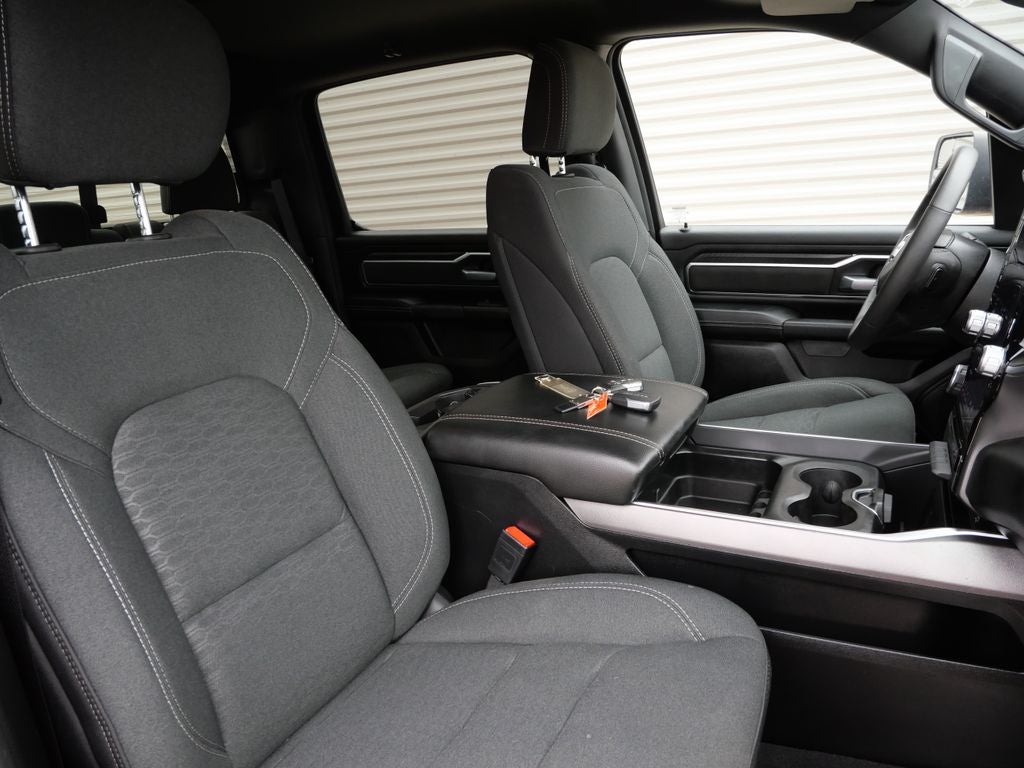2025 RAM 1500 Big Horn/Lone Star 4WD | Night Edition
