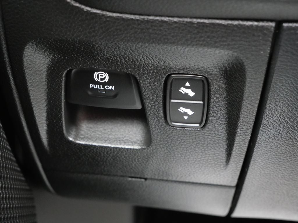 2025 RAM 1500 Big Horn/Lone Star 4WD | Night Edition