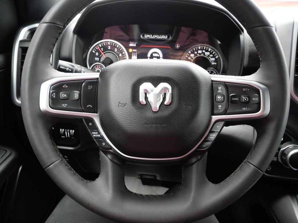 2025 RAM 1500 Big Horn/Lone Star 4WD | Night Edition
