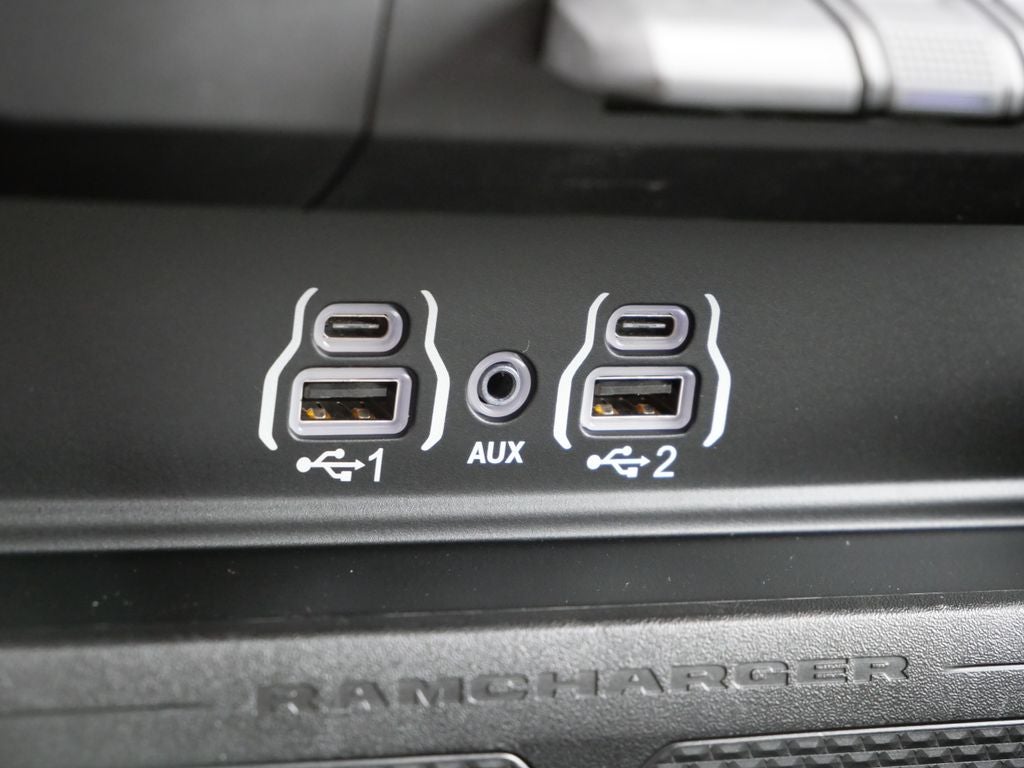 2025 RAM 1500 Big Horn/Lone Star 4WD | Night Edition