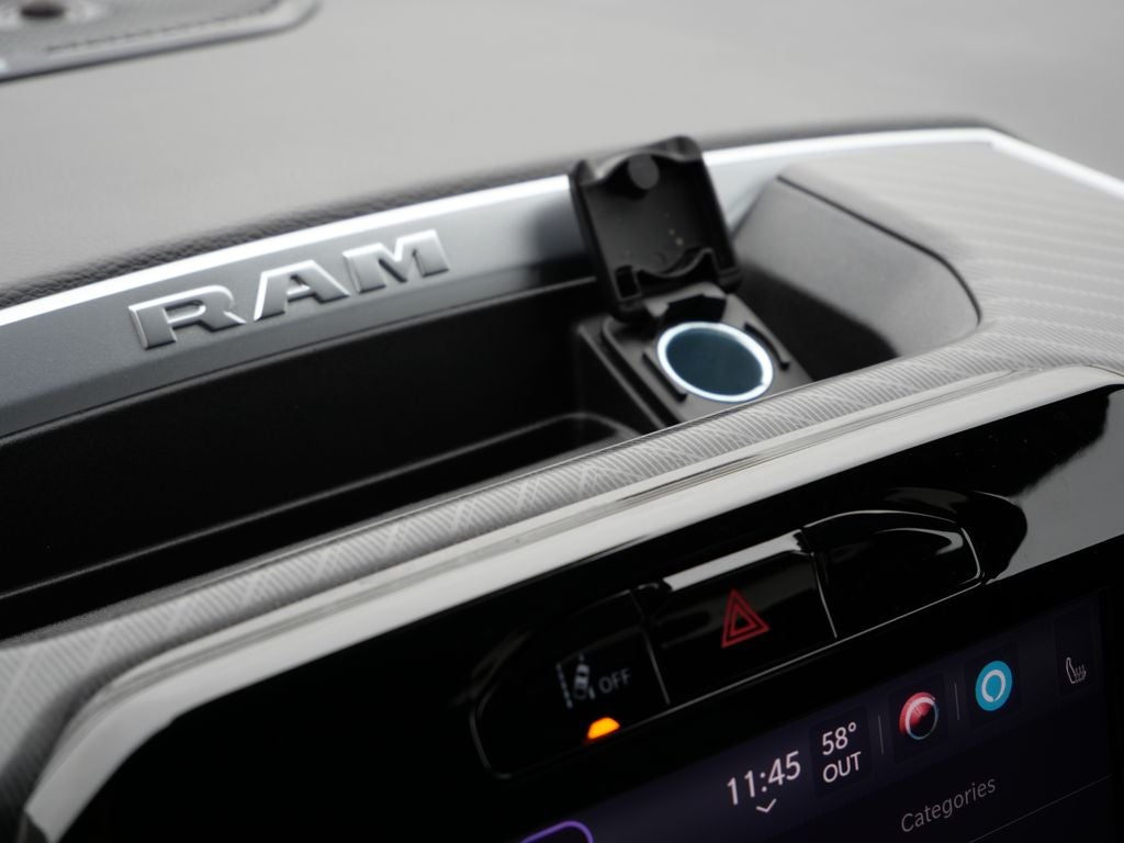 2025 RAM 1500 Big Horn/Lone Star 4WD | Night Edition