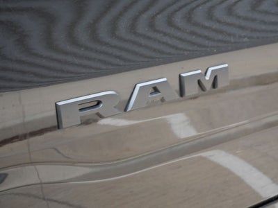 2025 RAM 1500 Big Horn/Lone Star 4WD | Night Edition