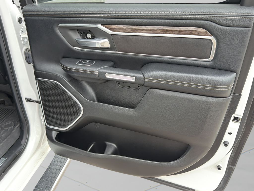 2020 RAM 1500 Laramie 4WD | 5.7L HEMI V8