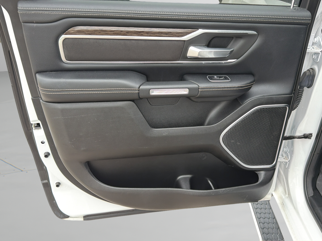 2020 RAM 1500 Laramie 4WD | 5.7L HEMI V8