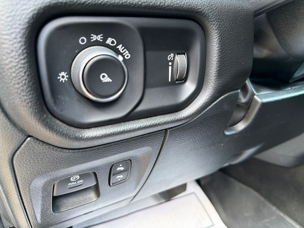 2023 RAM 1500 Laramie 4WD | 5.7L HEMI V8