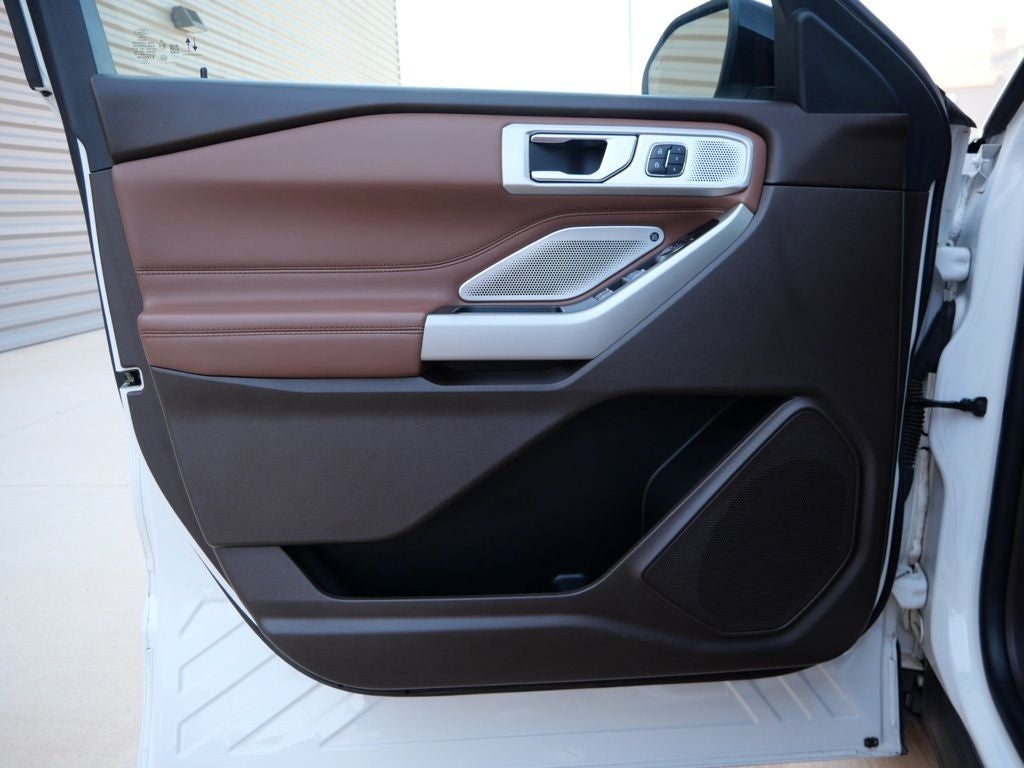 2022 Ford Explorer King Ranch 4WD | 3rd Row Seating