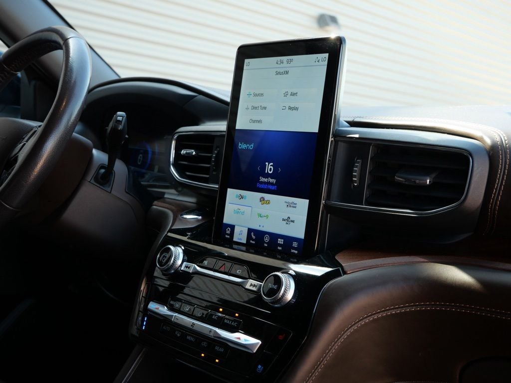 2022 Ford Explorer King Ranch 4WD | 3rd Row Seating