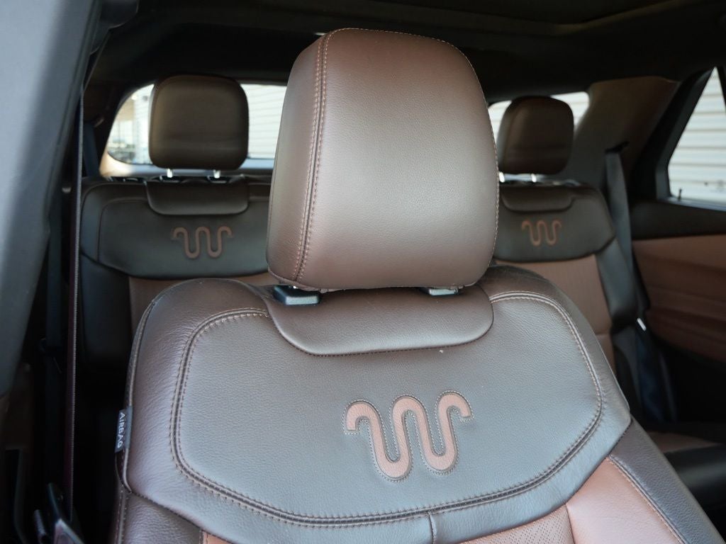 2022 Ford Explorer King Ranch 4WD | 3rd Row Seating