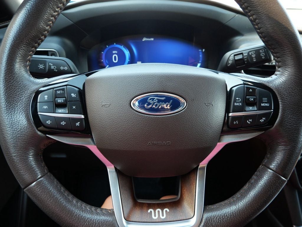 2022 Ford Explorer King Ranch 4WD | 3rd Row Seating
