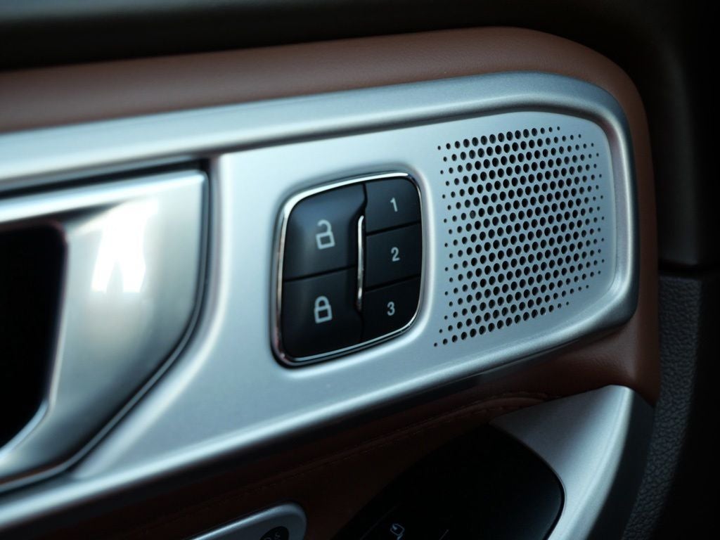 2022 Ford Explorer King Ranch 4WD | 3rd Row Seating