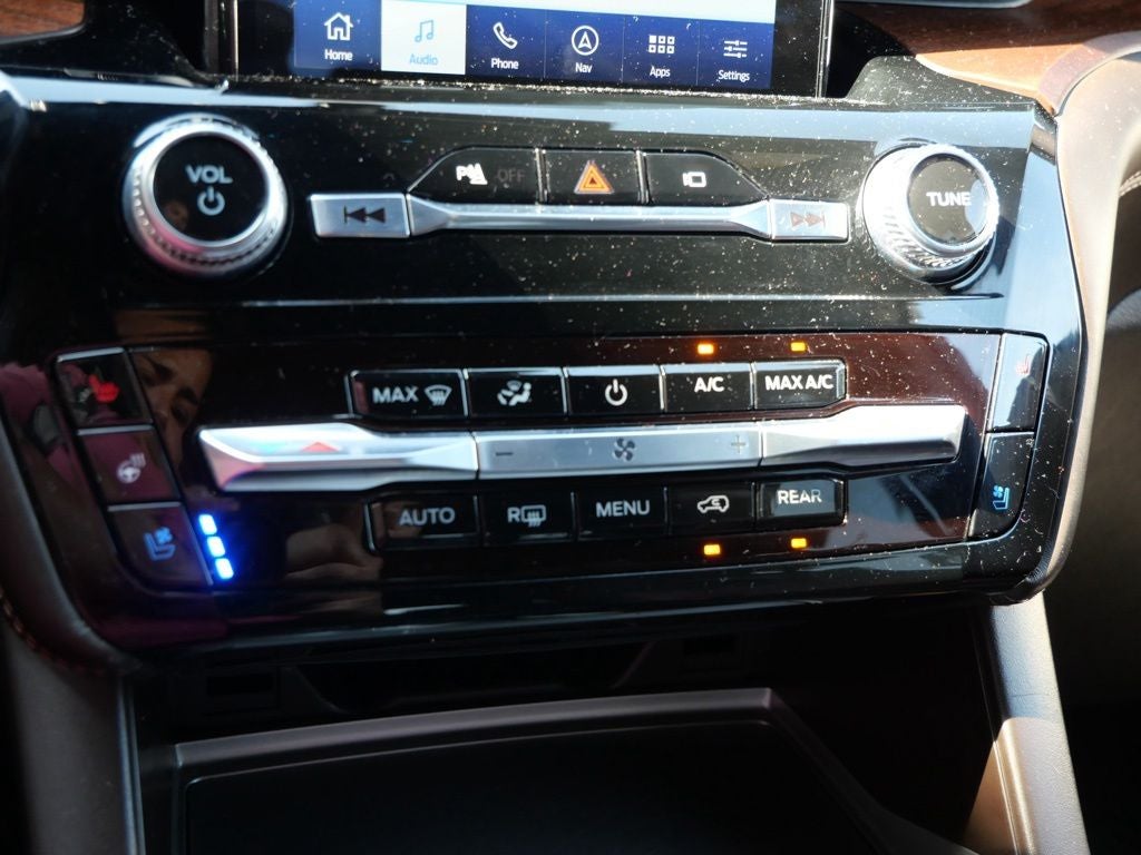 2022 Ford Explorer King Ranch 4WD | 3rd Row Seating