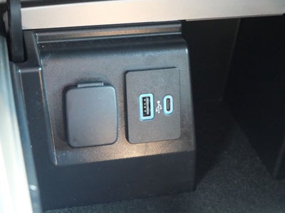 2022 Ford Explorer King Ranch 4WD | 3rd Row Seating