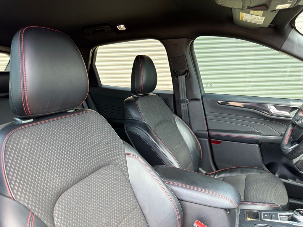 2023 Ford Escape ST-Line Select AWD | Tech Pkg