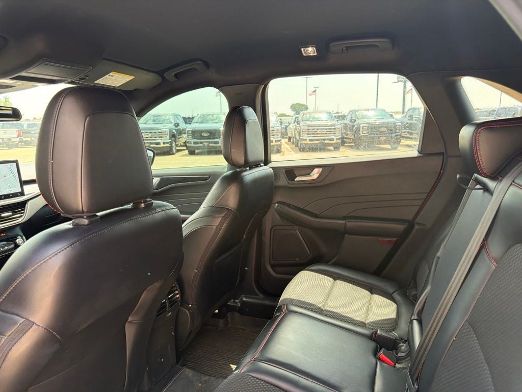 2023 Ford Escape ST-Line Select AWD | Tech Pkg
