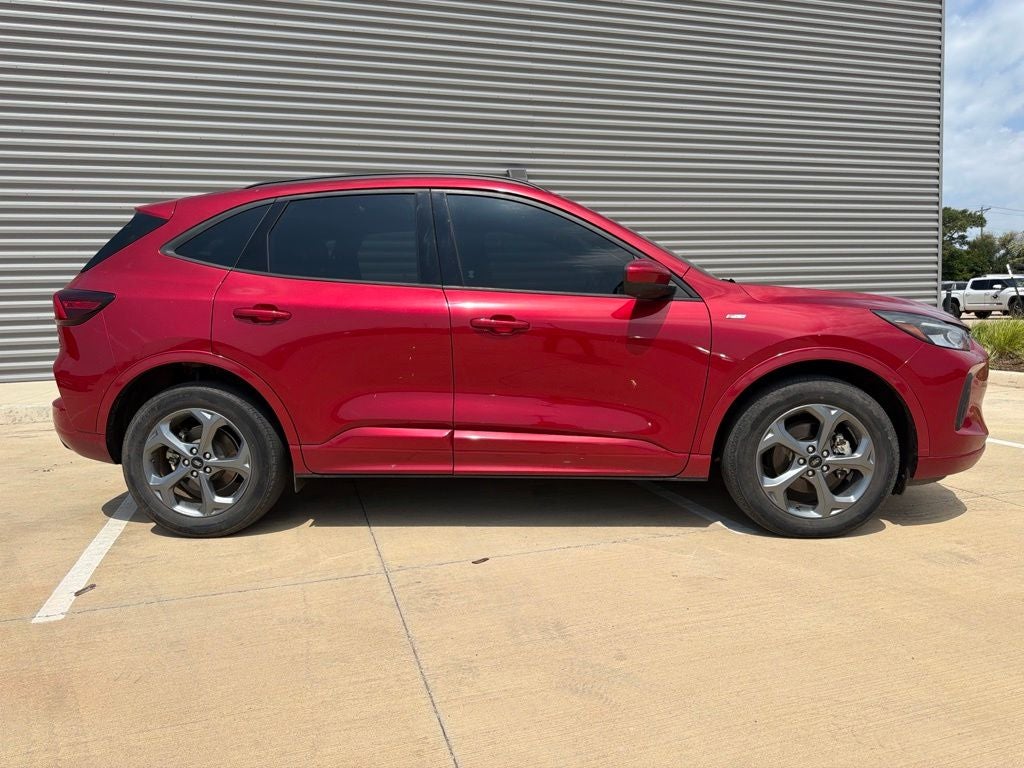2023 Ford Escape ST-Line Select AWD | Tech Pkg