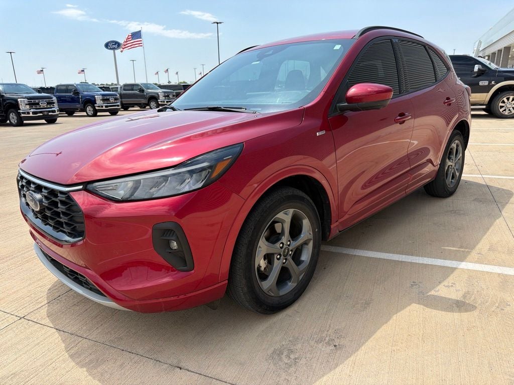 2023 Ford Escape ST-Line Select AWD | Tech Pkg