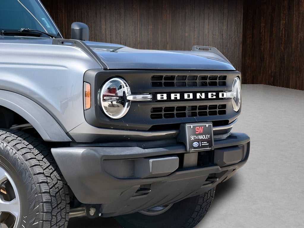 2021 Ford Bronco Base