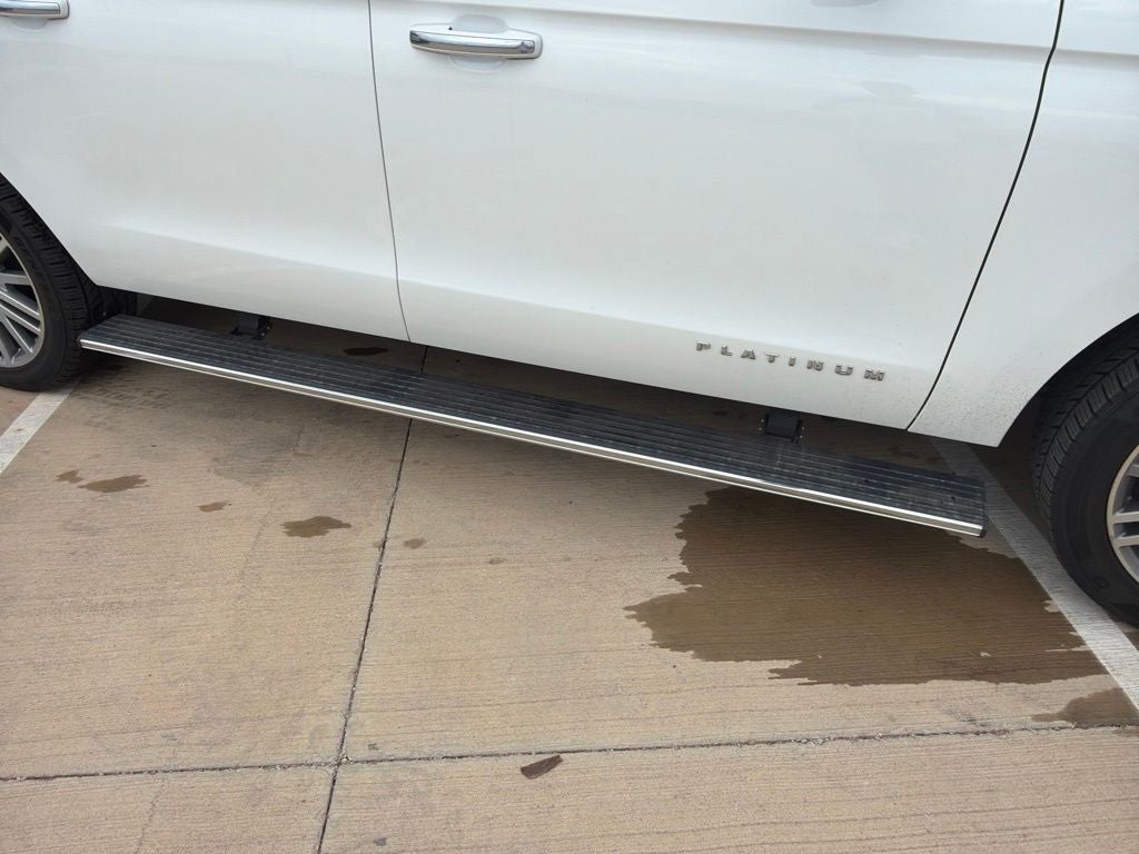 2022 Ford Expedition Max Platinum 4WD | 7 Passenger