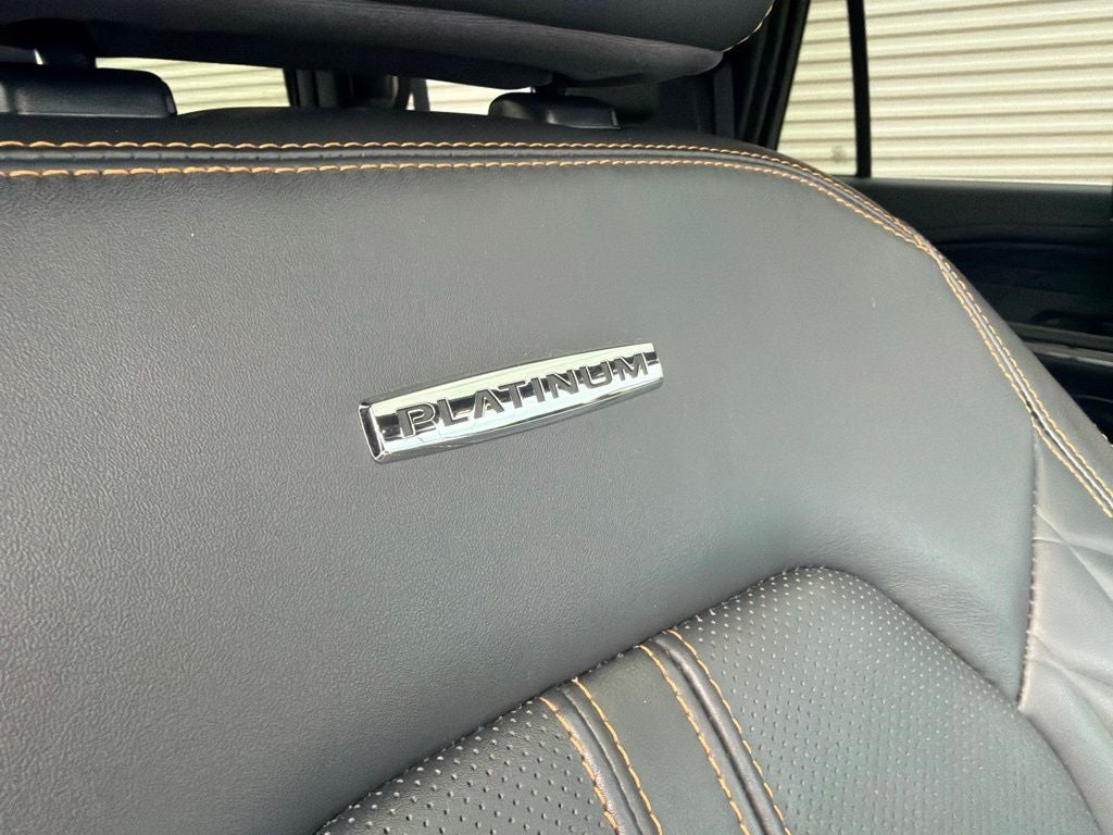 2022 Ford Expedition Max Platinum 4WD | 7 Passenger