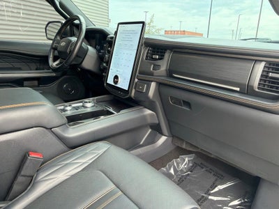 2022 Ford Expedition Max Platinum 4WD | 7 Passenger