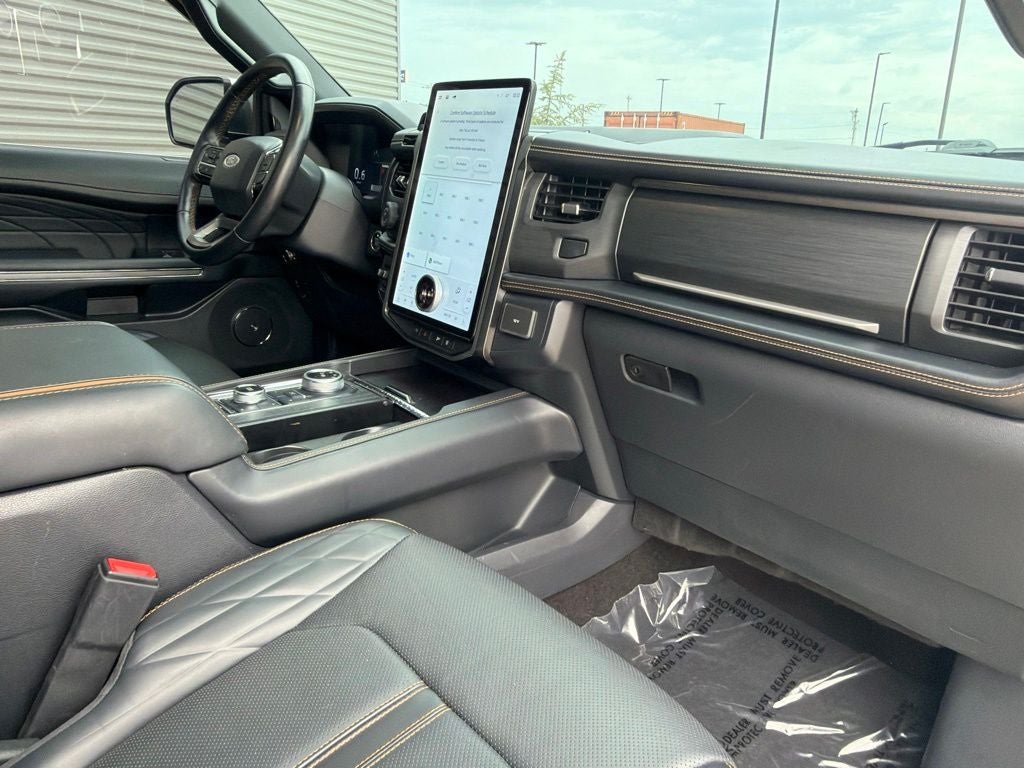 2022 Ford Expedition Max Platinum 4WD | 7 Passenger