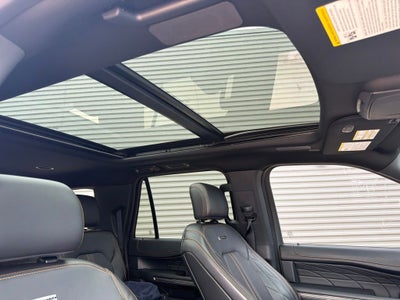 2022 Ford Expedition Max Platinum 4WD | 7 Passenger