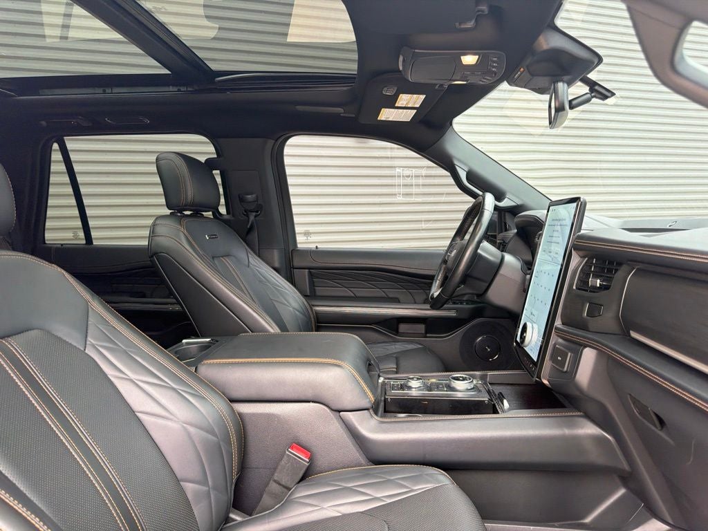 2022 Ford Expedition Max Platinum 4WD | 7 Passenger