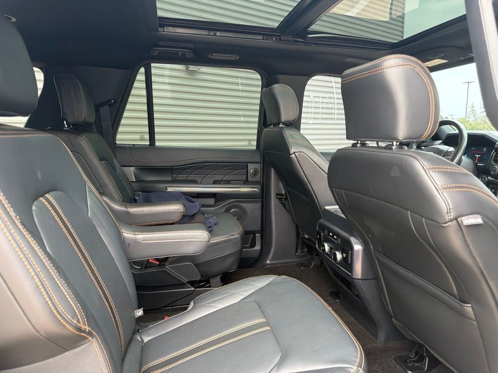 2022 Ford Expedition Max Platinum 4WD | 7 Passenger