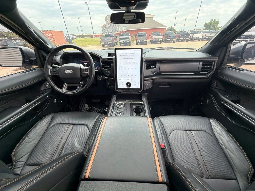 2022 Ford Expedition Max Platinum 4WD | 7 Passenger