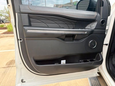 2022 Ford Expedition Max Platinum 4WD | 7 Passenger