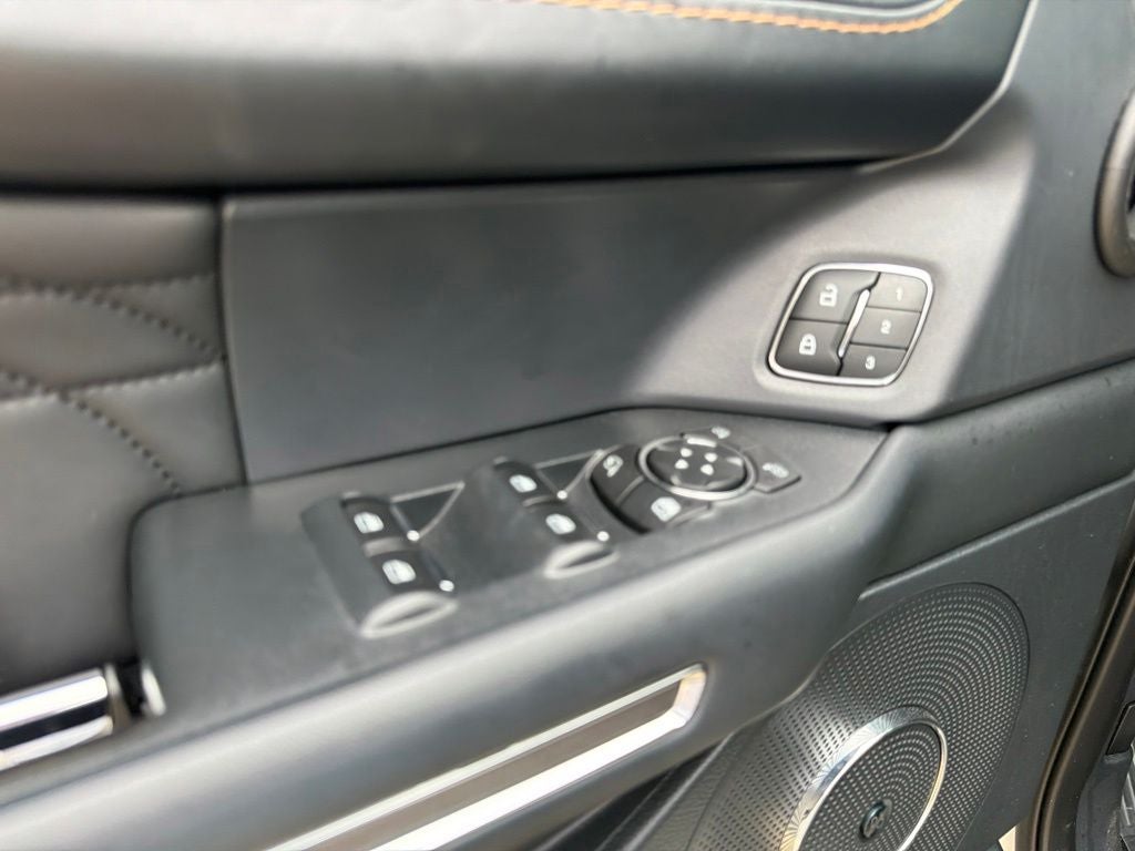 2022 Ford Expedition Max Platinum 4WD | 7 Passenger