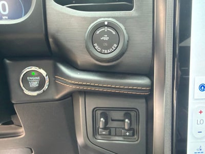 2022 Ford Expedition Max Platinum 4WD | 7 Passenger