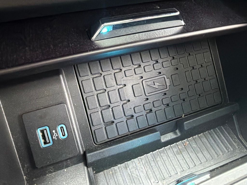 2022 Ford Expedition Max Platinum 4WD | 7 Passenger
