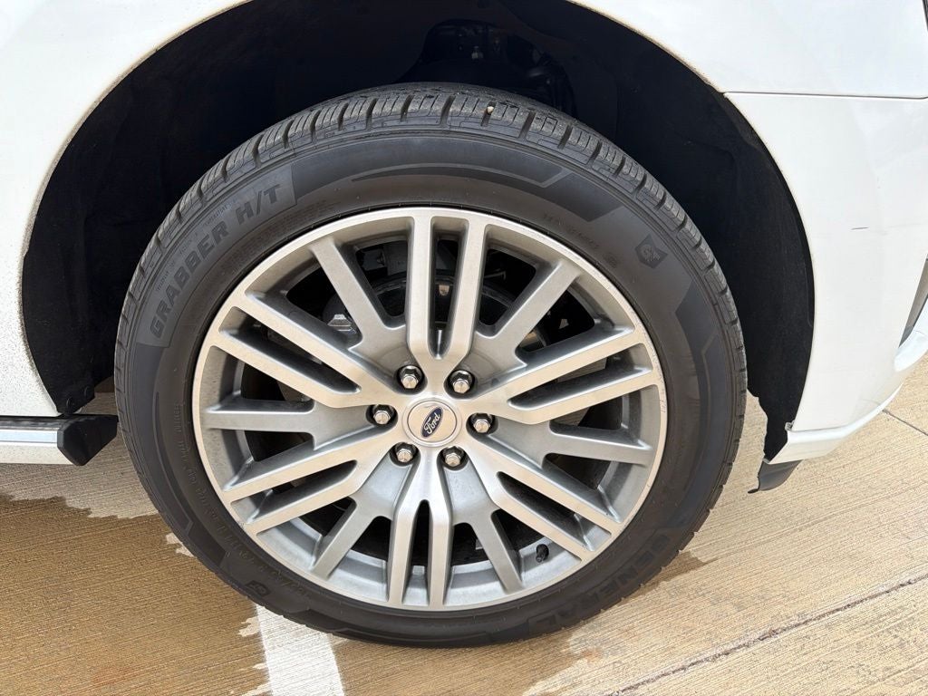 2022 Ford Expedition Max Platinum 4WD | 7 Passenger