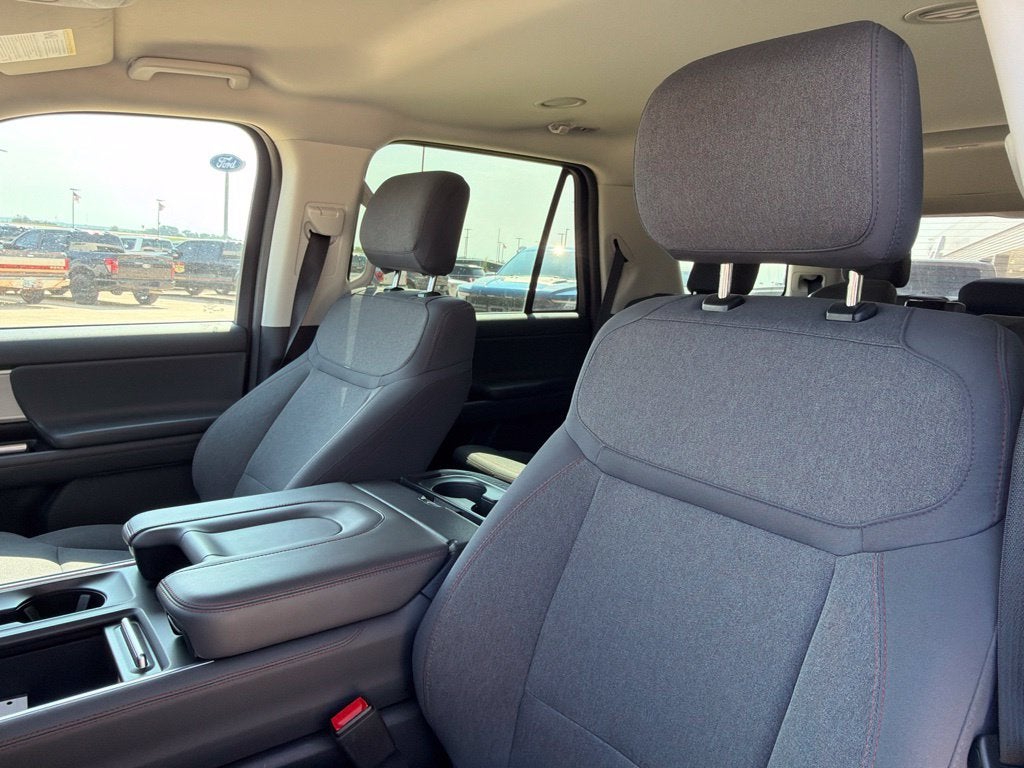 2025 Ford Expedition Active 8 Passenger